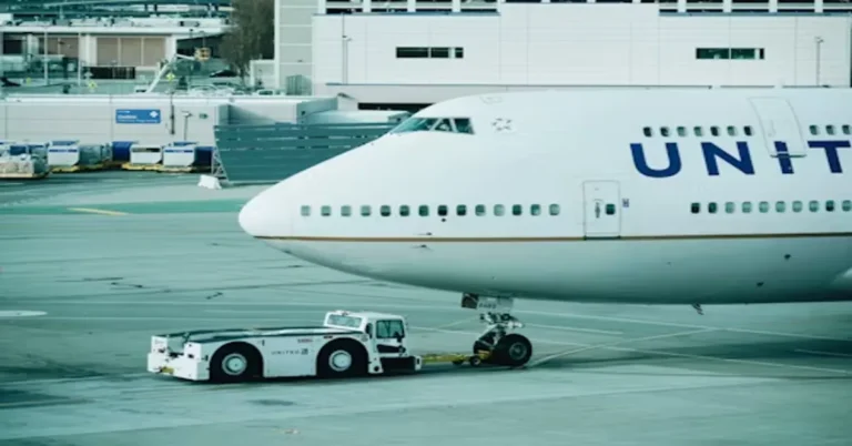 United Airlines Flight UA770 Emergency Diversion